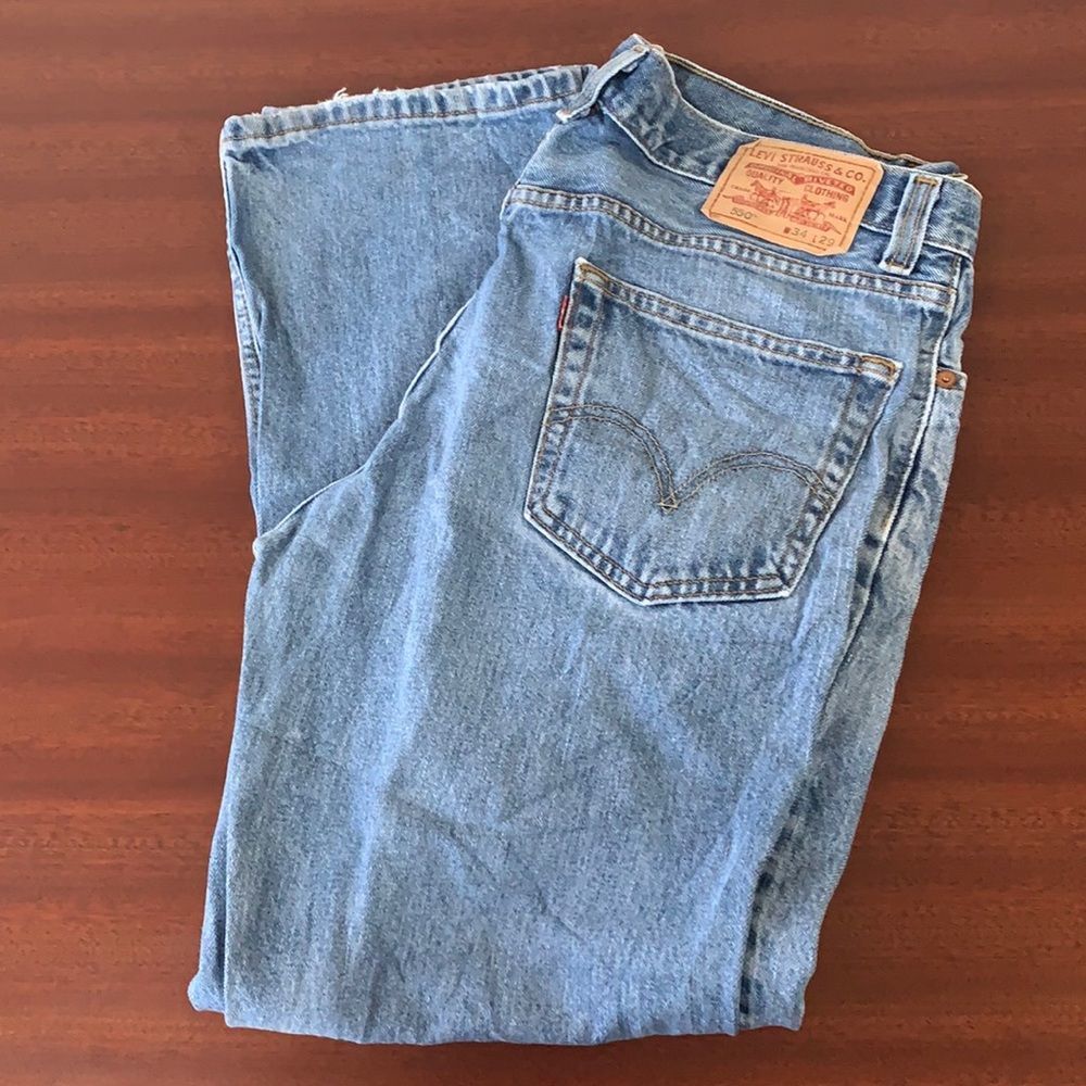 Vintage men’s 550 Levi’s mom jeans